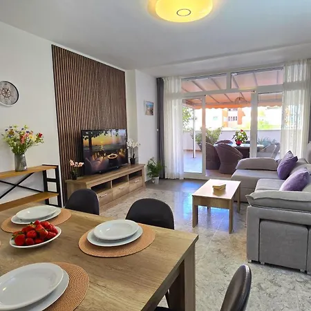Nexthome Pool & Terrace יורט דה מאר